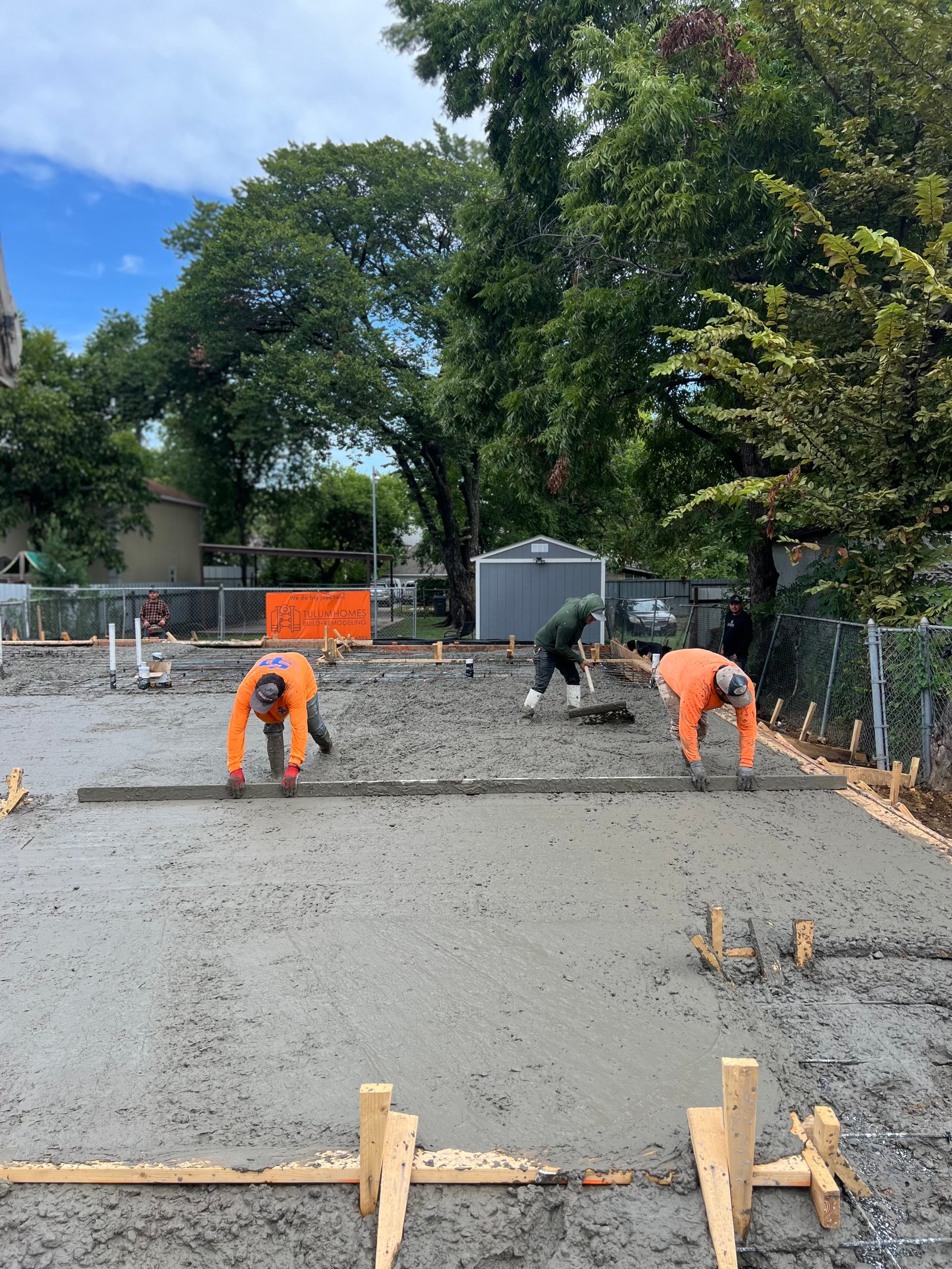 Tulum Homes crew member